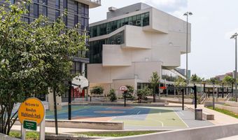 1781 N PIERCE St 1702, Arlington, VA 22209