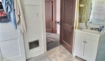 14 S High St, Athens, OH 45701