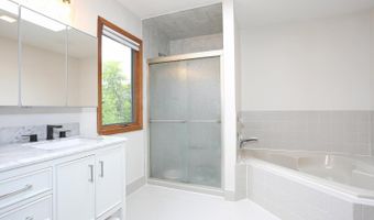 3 Larissa Ct, Airmont, NY 10952