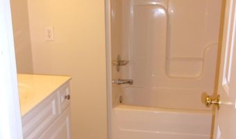 1095 Magnolia Dr, Aberdeen, NC 28315