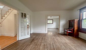 26 Stoehrs Pl, Bridgeport, CT 06606