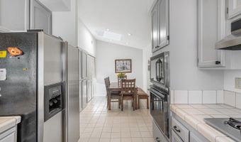 2016 Stonefield Ln, Santa Rosa, CA 95403