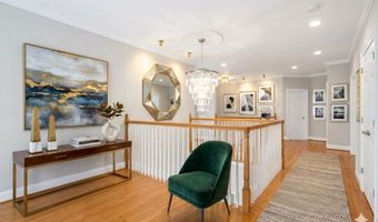 6723 HONESTY Dr, Bethesda, MD 20817