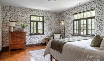 21 Lynwood Rd, Asheville, NC 28804