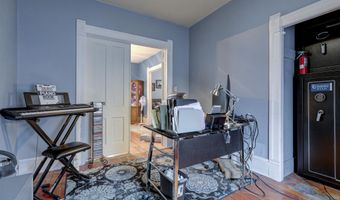 1208 N SUPERIOR St, Appleton, WI 54911