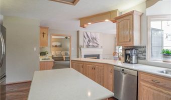 2641 Topflite Dr, Akron, OH 44312