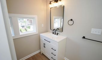 406 DELAWARE Ave, Delmar, DE 19940