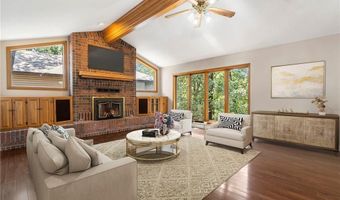 30 Kensington Dr, Bella Vista, AR 72715