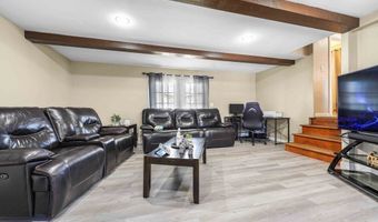 23 Bardsley St, Acushnet, MA 02743