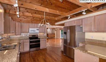 129 Keeth Dr, Banner Elk, NC 28604