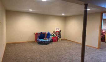 331 S 4th St, Akron, IA 51001