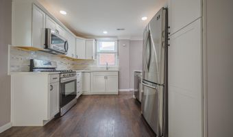 3617 FOUR MILE RUN Dr, Arlington, VA 22206