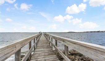 413 North Ln, Bristol, RI 02809