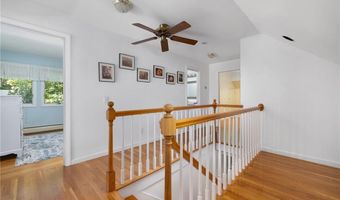 39 Highland Ave, Narragansett, RI 02882
