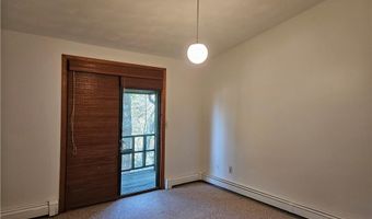 3 Lakeview Dr, Narragansett, RI 02882