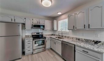 417 Elm Crossing Ct, Ballwin, MO 63021