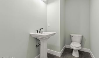 8 Stone Creek Dr, Brentwood, NH 03833