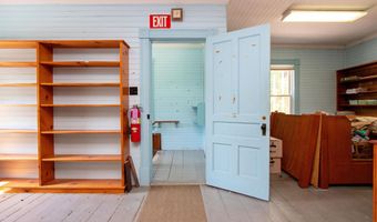 1743 US Route 5 S, Barnet, VT 05821