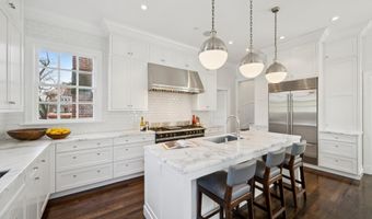 1121 BAY St, Alameda, CA 94501