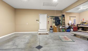 2111 Bunker Ct, Auburn, IN 46706