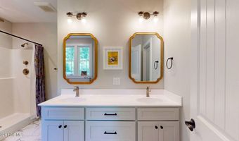 708 N Sunset St, Atkinson, NC 28421