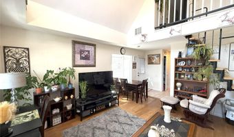 3 Desoto Rd, Amity Harbor, NY 11701