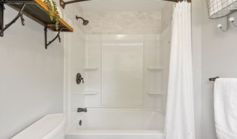 941 Doe Valley Rd, Athol, MA 01331