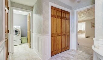 35 Woodsedge Ct, Berlin, CT 06037