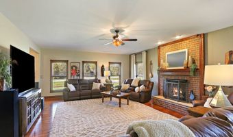 575 Hidden Creek Dr, Antioch, IL 60002