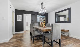 1710 Ridgeview Circle Dr, Ballwin, MO 63021