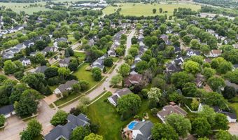 301 E WAYFARER Ln, Appleton, WI 54913