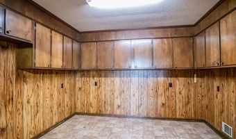 5042 Dummyline Rd, Batesville, MS 38606