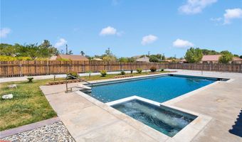 19678 Red Feather Rd, Apple Valley, CA 92307