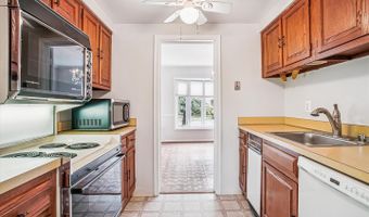 7492 COVENT WOOD Ct, Annandale, VA 22003