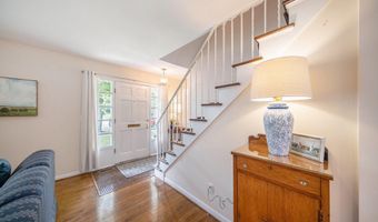 1507 Dicken Dr, Ann Arbor, MI 48103