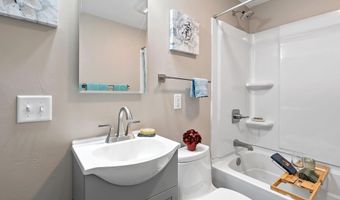 2500 S JEFFERSON St, Appleton, WI 54915