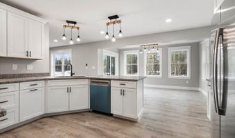 673 Streamside Ave, Hermon, ME 04401