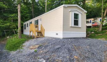 29 Dustin Dr, Bennington, VT 05201
