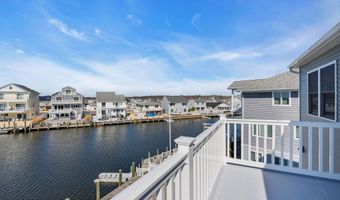 42 Carlyle Dr, Bayville, NJ 08721