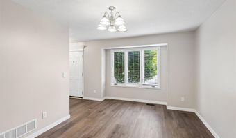 206 NW Ridgeline Dr, Ankeny, IA 50023