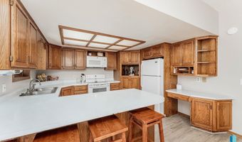 404 N Yellowstone Dr, Brandon, SD 57005