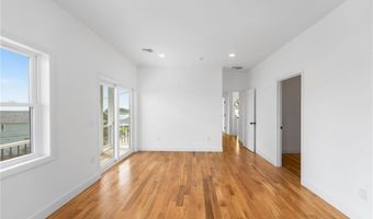 51 Burnett Rd, Warwick, RI 02889