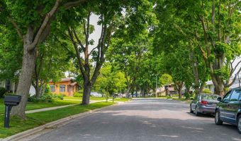 5306 Arapahoe Ln, Madison, WI 53704