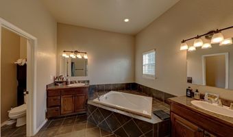 2105 Brunson St, Alpine, TX 79830