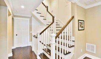 45 Strickland St, Bay Head, NJ 08742