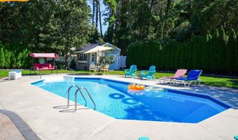 449 Montgomery St, Bayville, NJ 08721