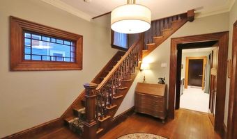 15 McKinley St, Bangor, ME 04401