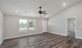 401 E Crescent St, Aurora, MO 65605