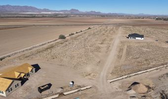 Split 3 Bomza Way, Central, AZ 85531