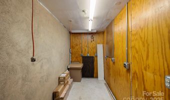 204 Woodfield Dr, Asheville, NC 28803